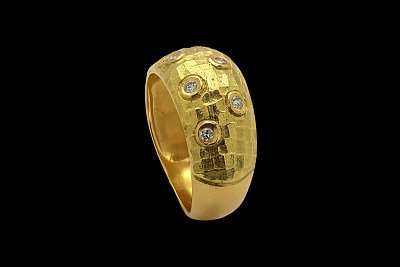 Diamonds Ring