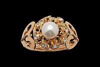 Pearl White Zirconias Ring